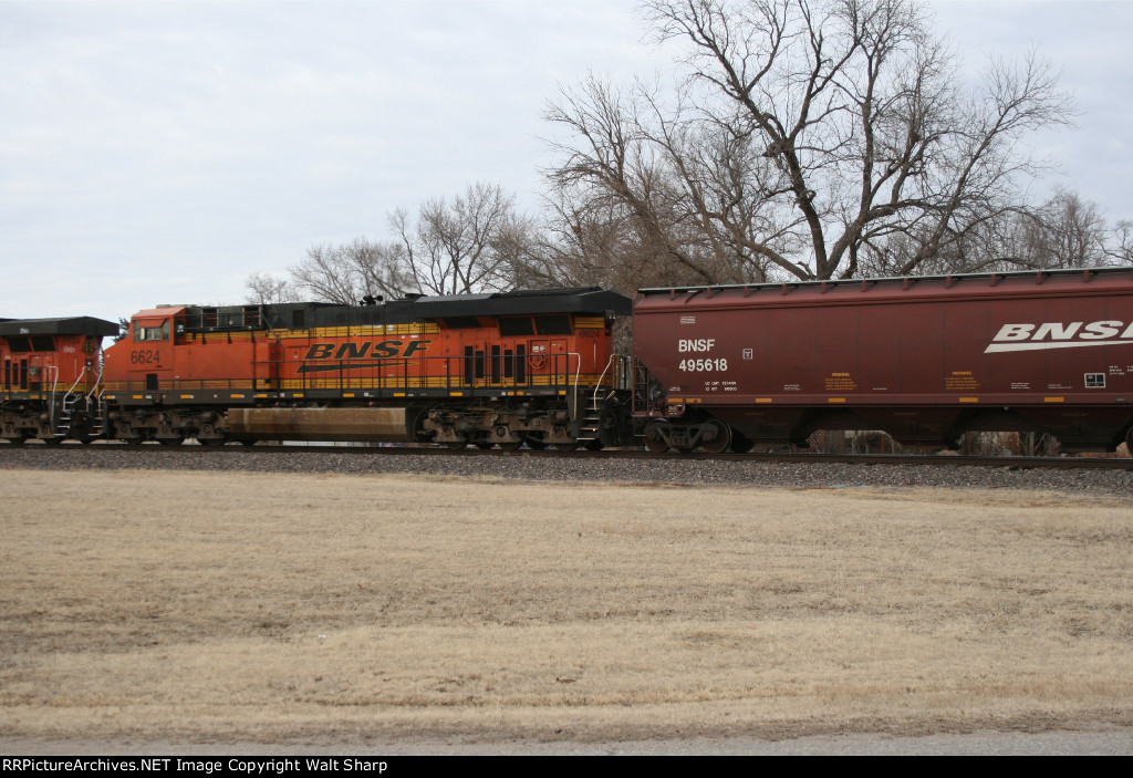 BNSF 6624